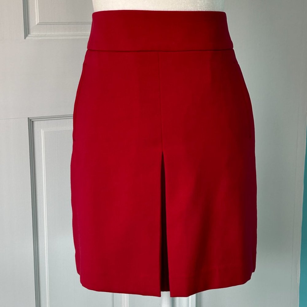 Ann Taylor Red Front Kick Pleat Skirt with POCKETS (size 4) - Picture 3 of 9